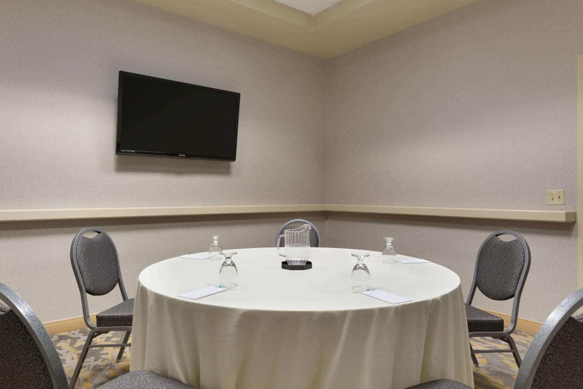Embassy Suites Newark - Wilmington/South Exteriér fotografie