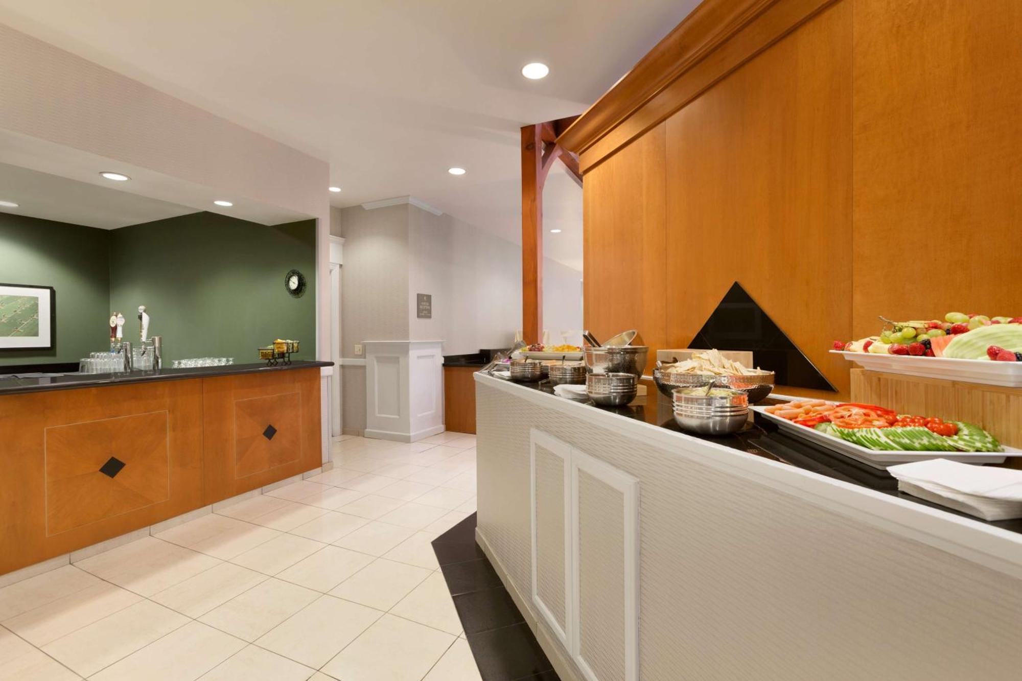 Embassy Suites Newark - Wilmington/South Exteriér fotografie