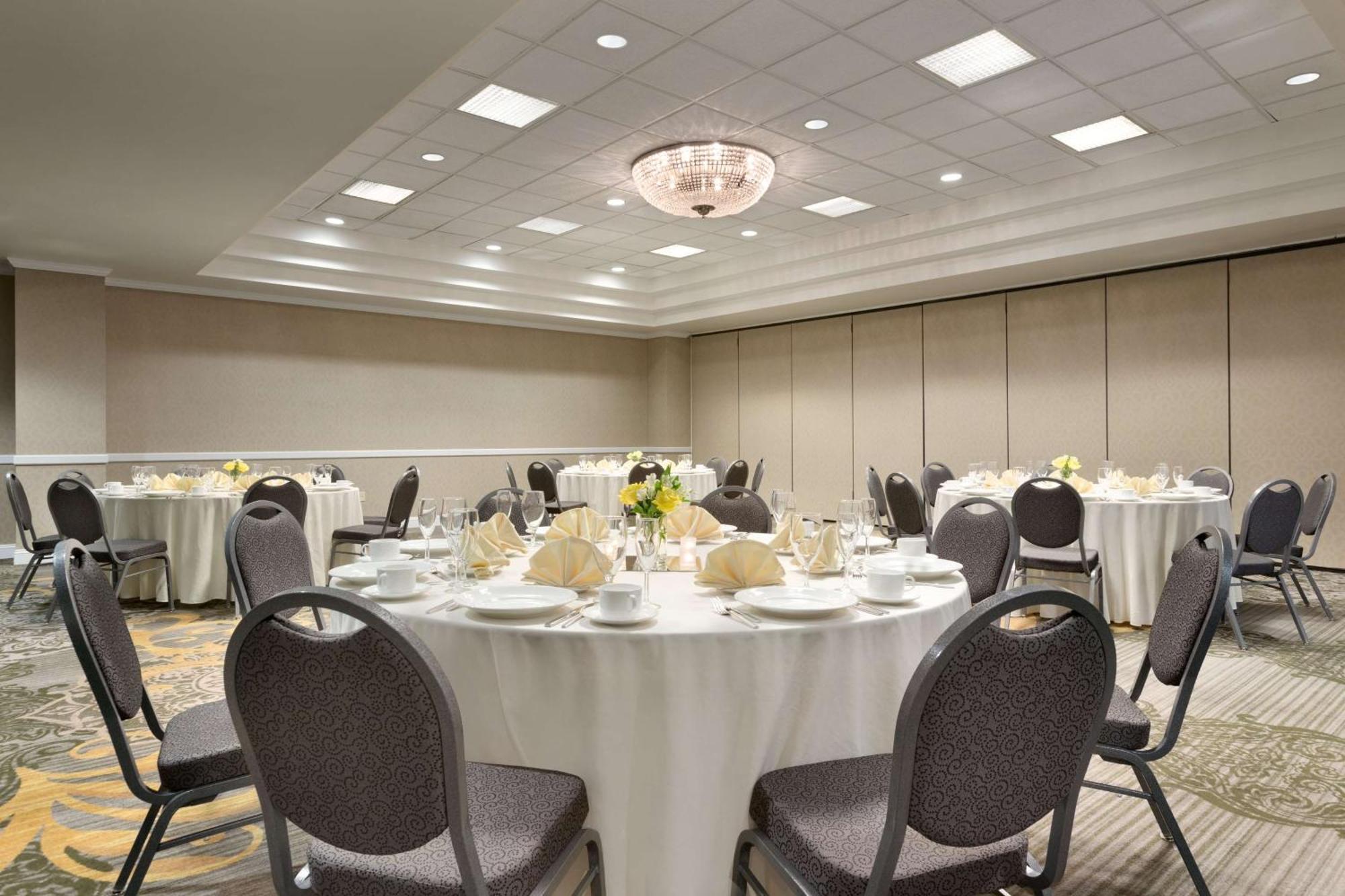 Embassy Suites Newark - Wilmington/South Exteriér fotografie
