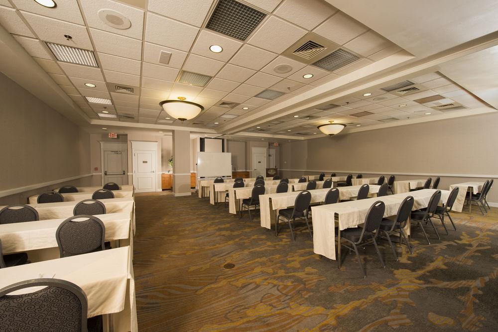 Embassy Suites Newark - Wilmington/South Exteriér fotografie